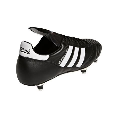 Schwarze adidas Fußballschuhe 